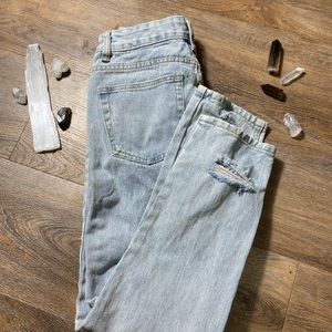 Zaful ripped jeans 🤍 BRAND NEW!!